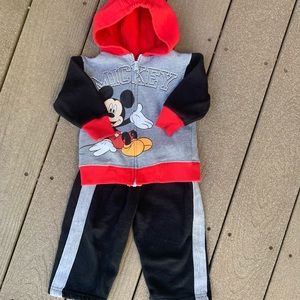 Mickey Mouse Sweatsuit 🐭